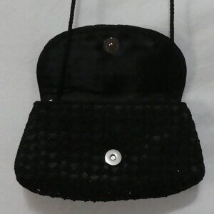 LA REGALE | OS 8.5 x 4.5 x 1 inches | Black Lace and Beaded Crossbody Bag